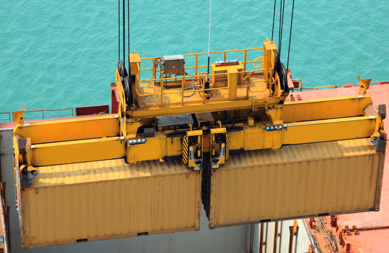 Navigating Global Trade Challenges for Logistics